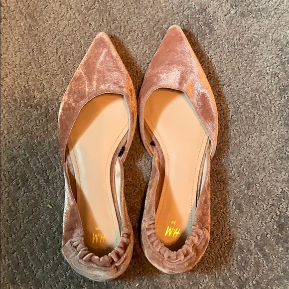 H&M Shoes - Blush Velvet Flats